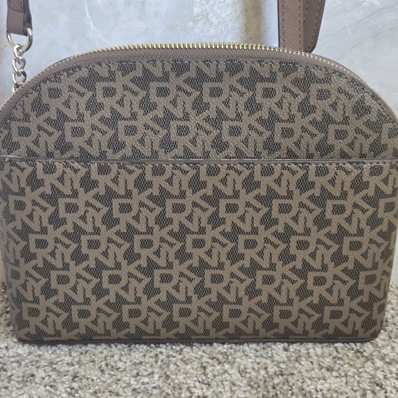 Dkny Brown Crossbody Bag with Elegant Design - Picture 6 of 12
